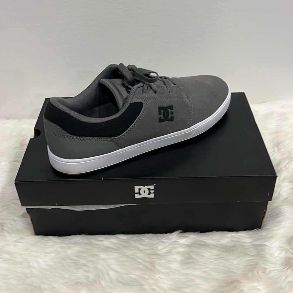 DC Crisis 2 Dark Grey Shoes Sneakers Men Size 10.5
